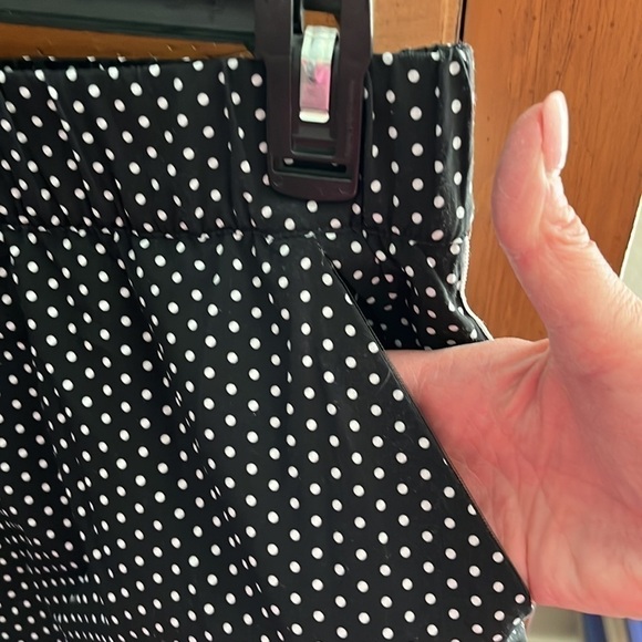 NWOT Talbots Women’s black and white skort with pockets, size large. - Picture 2 of 8